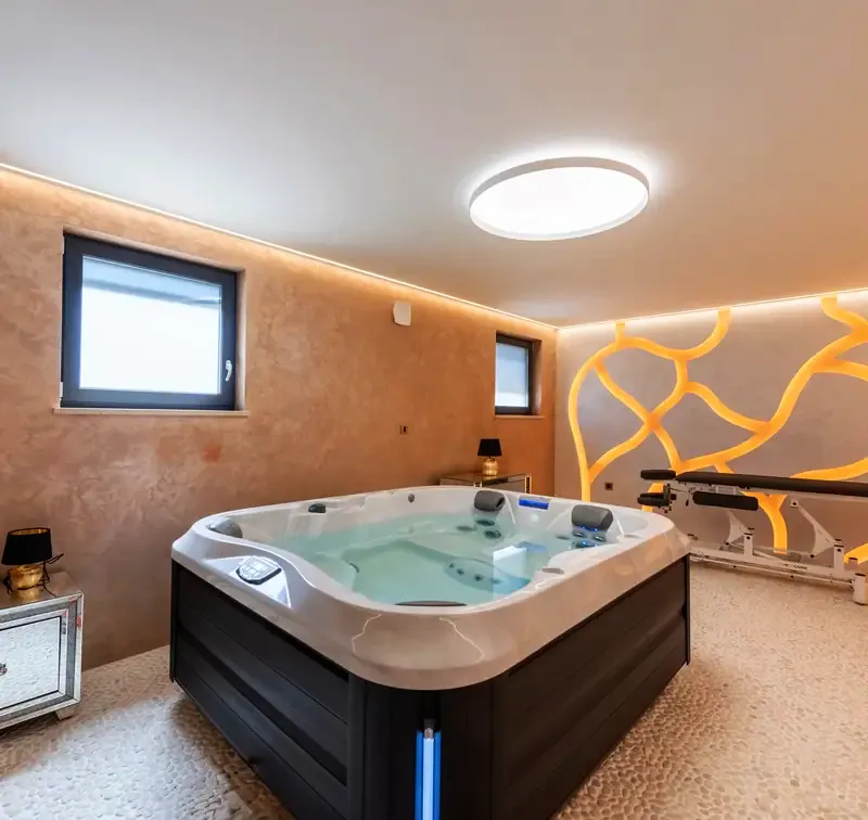 Whirlpool u wellness prostoriji